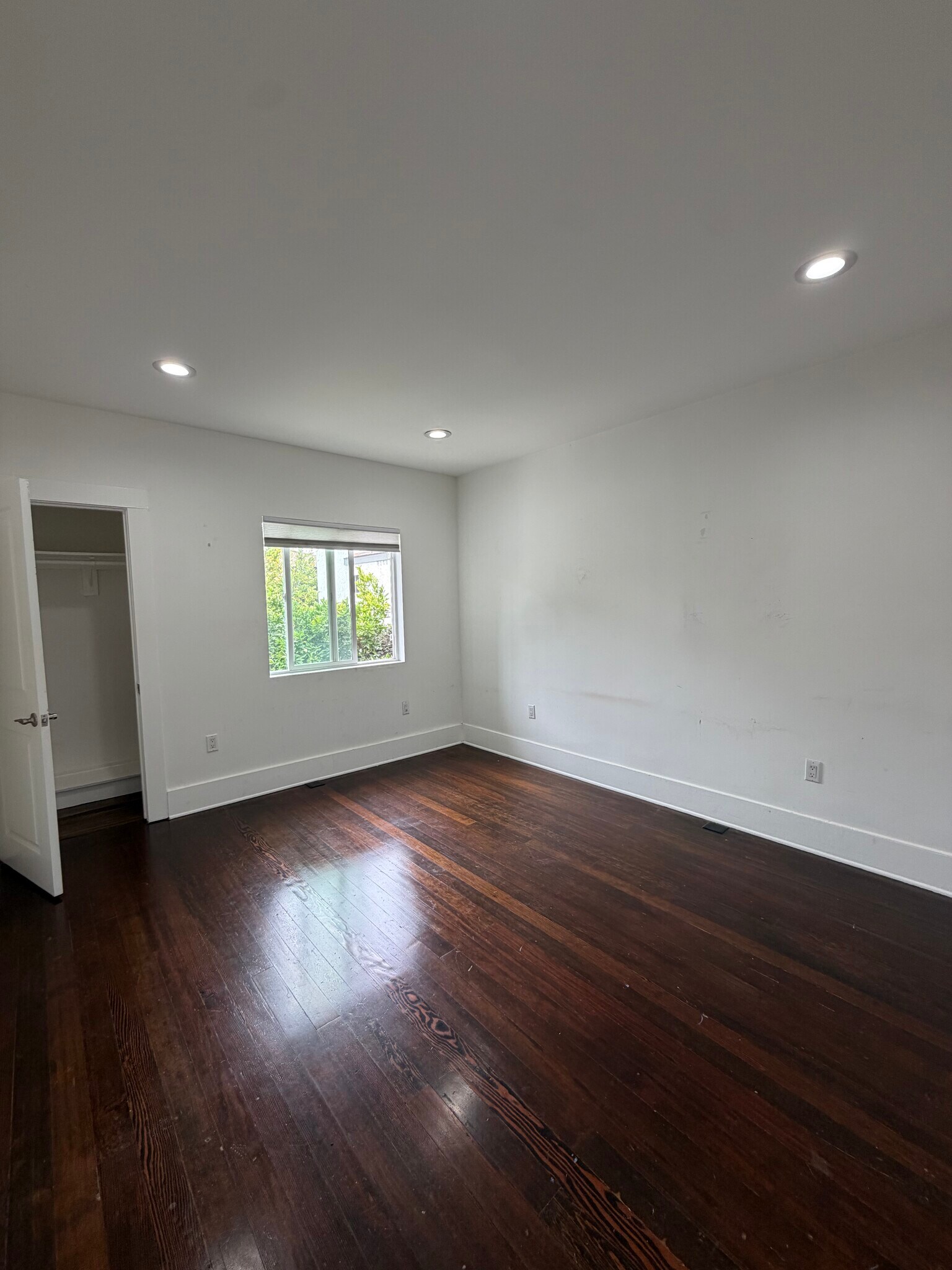 Building Photo - 5312 Lexington Ave