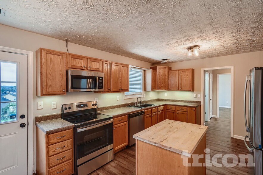 Building Photo - 80 Maple Trace