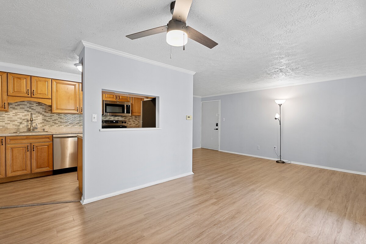 Building Photo - 976 Wood Hollow Dr