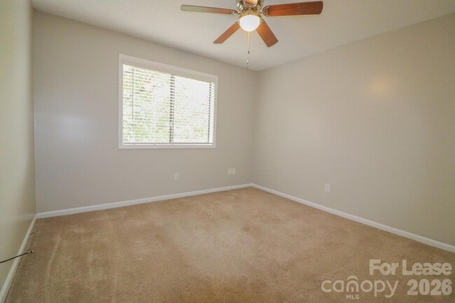 Building Photo - 1645 Cedarview Ct