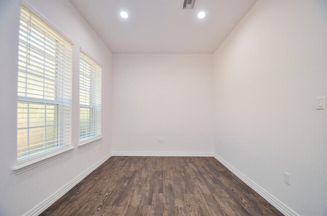 Building Photo - 6514 Fraser Pt Ct