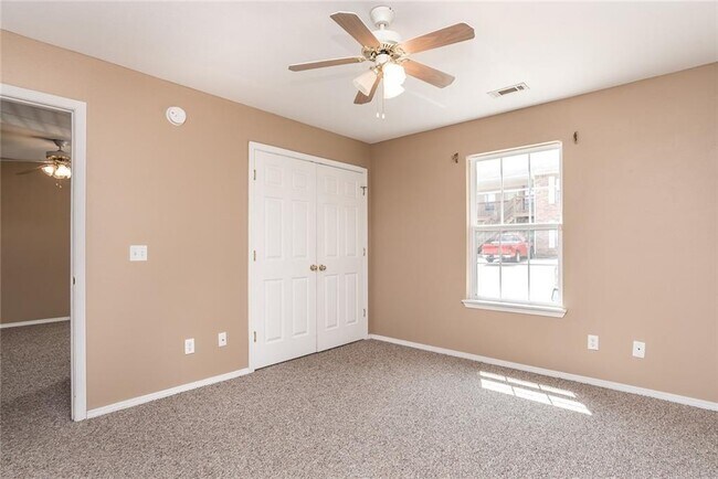 Building Photo - 1437 Sligo St