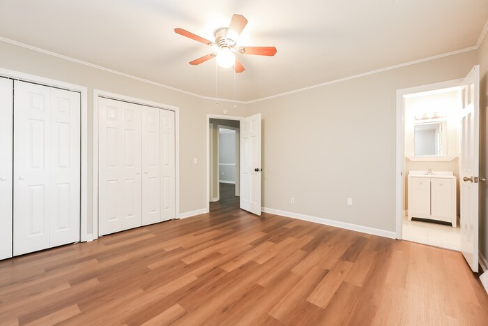 Building Photo - 512 Brooks Rd