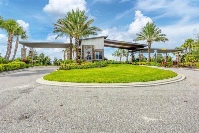 Building Photo - 3293 Hilltop Cir