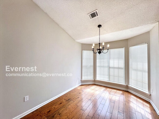 Building Photo - 9136 Bentley Woods Dr