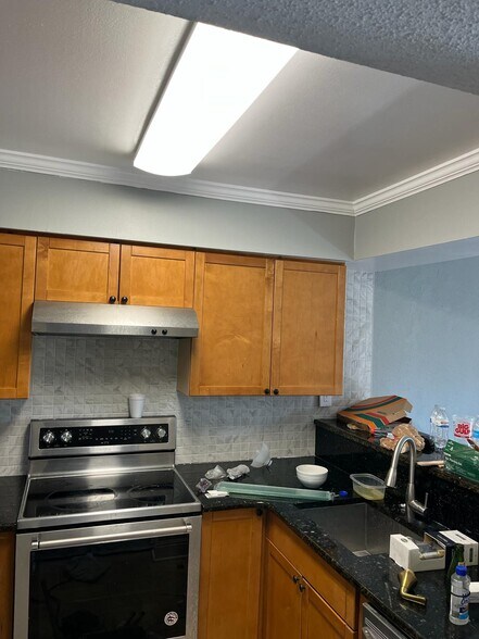 Building Photo - 820 Camargo Way