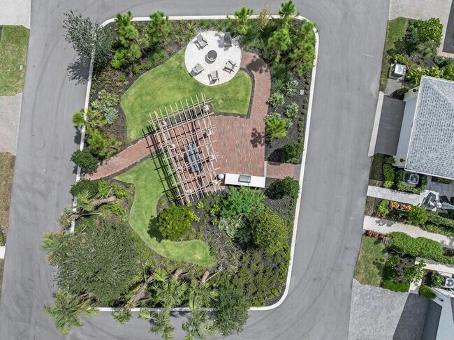 Building Photo - 923 SW Pr Ave