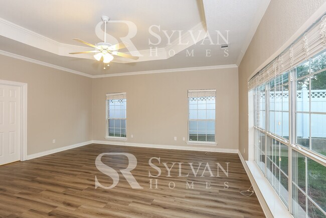 Building Photo - Lease today! No extra charge for contentment and relaxation!