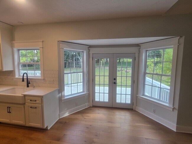 Building Photo - Beautifully remodeled home in LaVergne