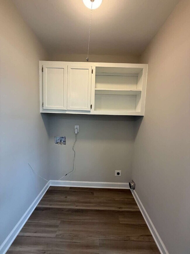 Building Photo - 157 Yardley Farms Ct