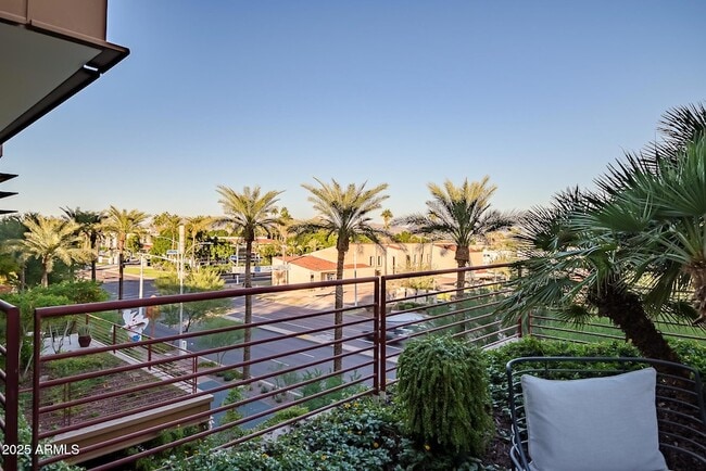 Building Photo - 7167 E Rancho Vista Dr