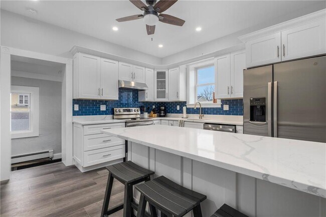 Building Photo - 10 Braman St