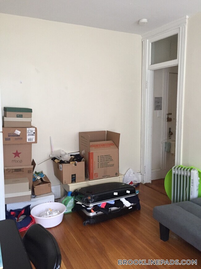 Building Photo - 208 Winthrop Rd