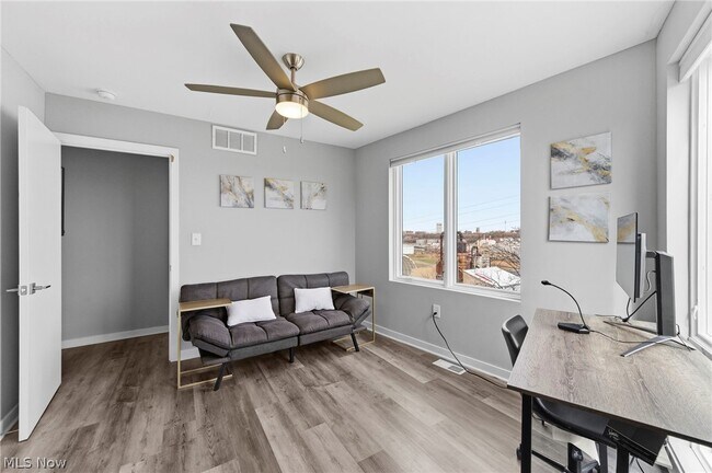 Building Photo - 402 Jefferson Ave