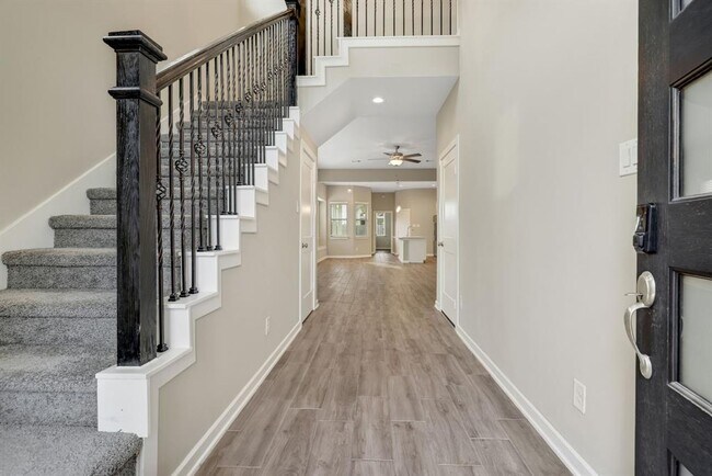 Building Photo - 7011 Winterberry Gln Ln