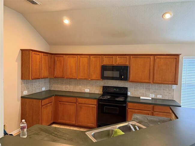 Building Photo - 10623 Saratoga Square