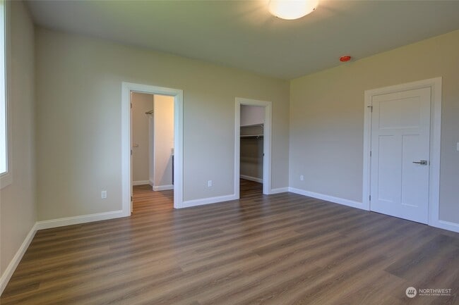 Building Photo - 3155 Sanderling Dr