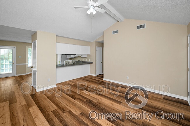 Building Photo - 3020 Barlett Dr