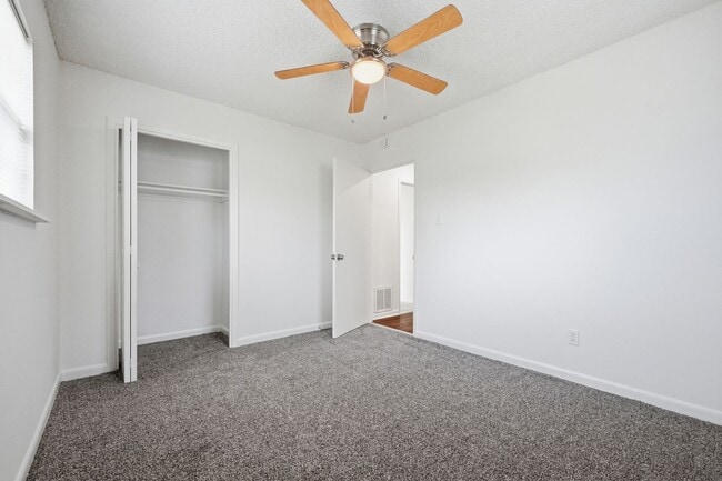 Building Photo - 3BR w/ IDEAL location near Hurlburt Field!!
