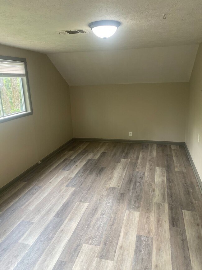 Building Photo - Overstreet Drive