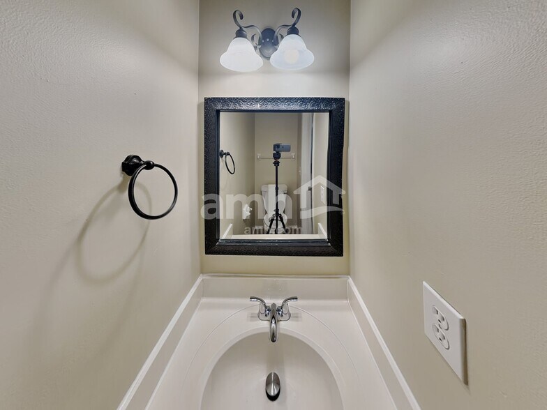 Building Photo - 279 Rockmill St