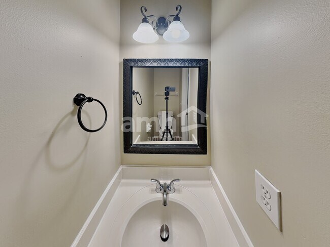 Building Photo - 279 Rockmill St