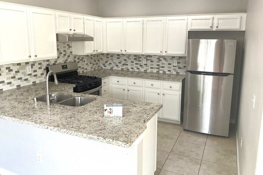 Building Photo - 1119 Cove Palisades Dr
