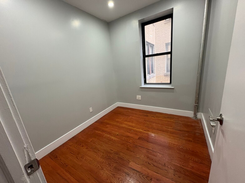 Building Photo - 235 W 146th St