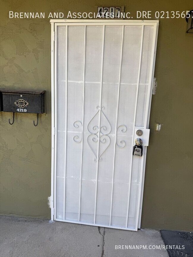 Building Photo - 4209-4221 3rd Avenue-4217