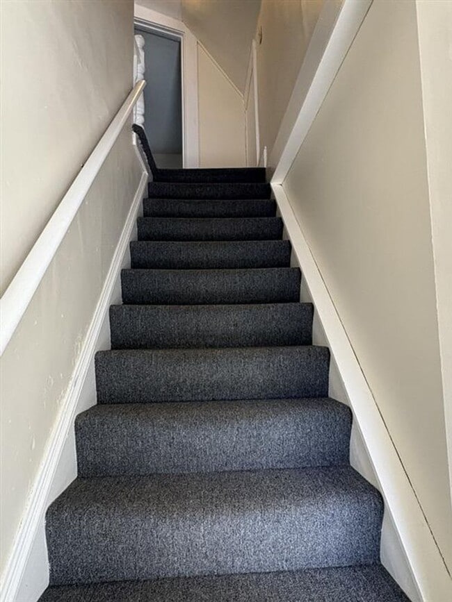 Building Photo - 56 Park St