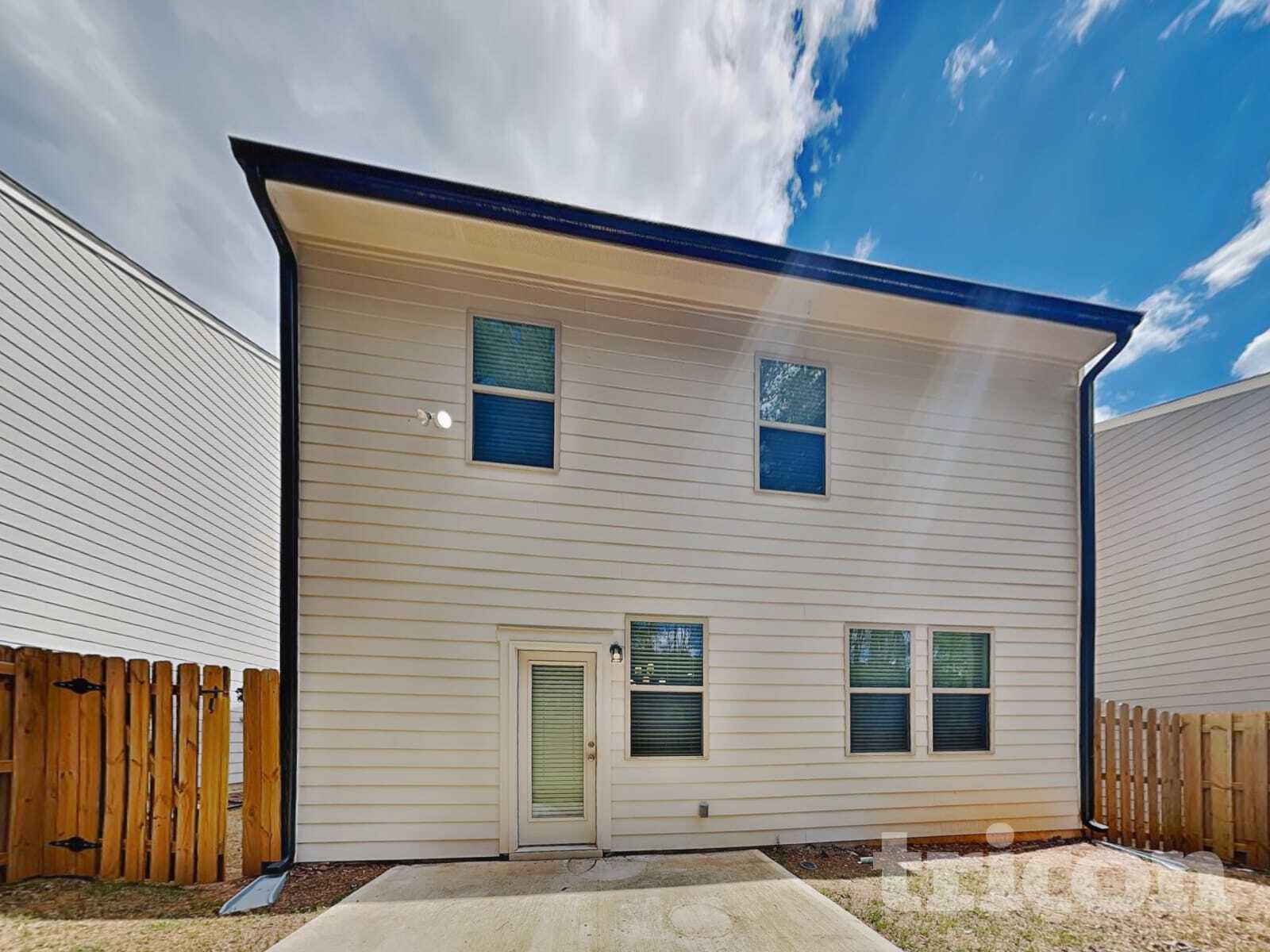 Building Photo - 208 Chapelcrest Ln