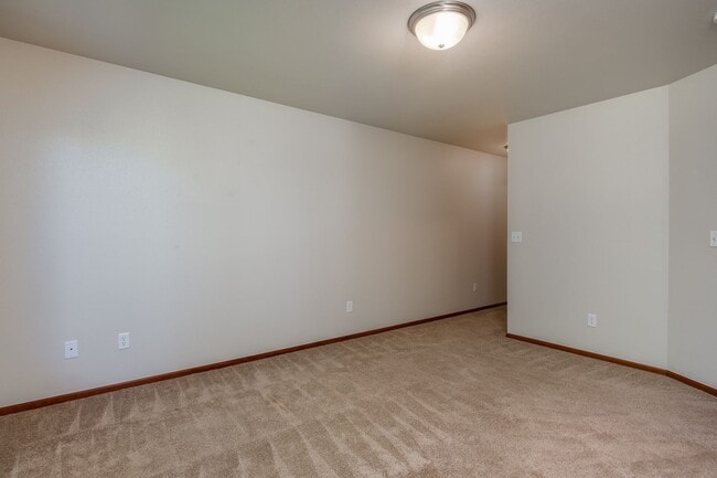 Building Photo - 2 Bed 2 Bath Home - 55+ Community Only
