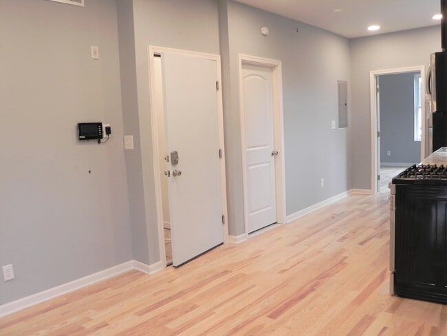 Building Photo - 813 N 41st St