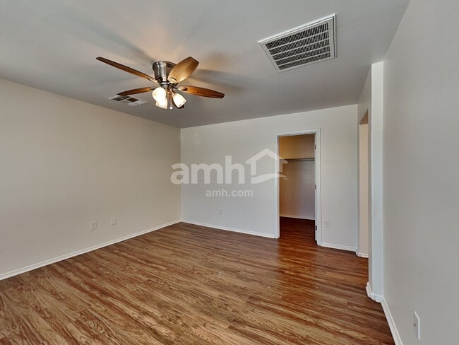 Building Photo - 3005 W Ferruccio Pl