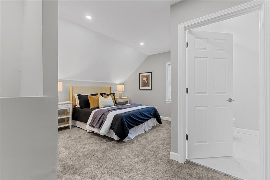 Building Photo - 16221 Santa Rosa Dr