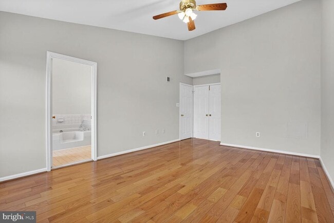 Building Photo - 8408 Millwood Dr