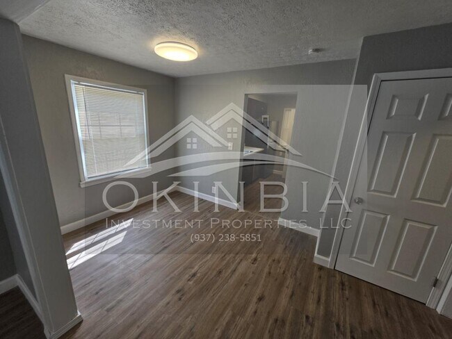 Building Photo - 1425 Canfield Ave