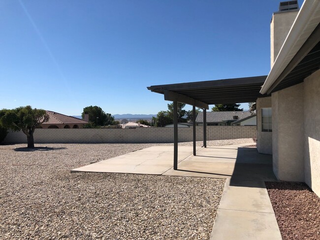 Building Photo - Beautiful 3 bedroom 2 bathroom home in App...