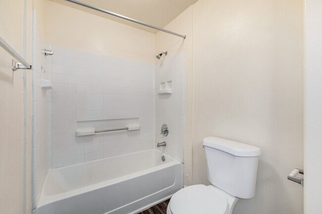Building Photo - 2 Bedroom, 2 Bath In Central Phoenix