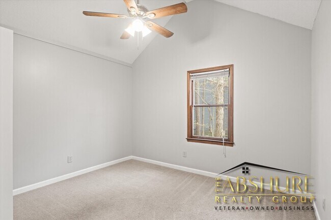 Building Photo - 5537 Kaplan Dr