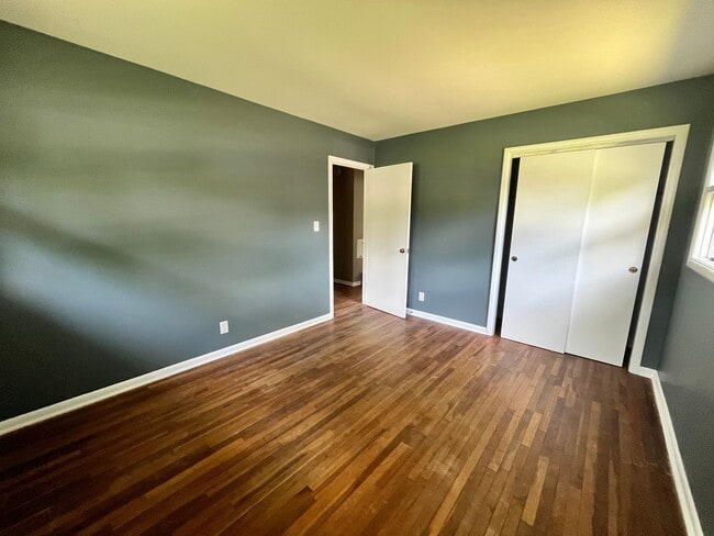 Building Photo - Beautiful 3 Bedroom 1.5 Bath House in Carmel