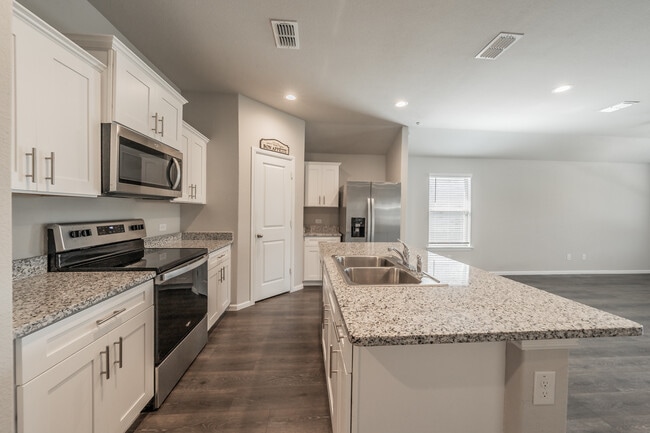 Building Photo - 1385 Dillard Creek Dr
