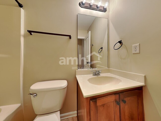 Building Photo - 5883 Savannah Pky