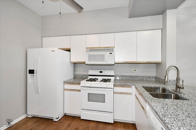 Building Photo - 523 Peebles Ct