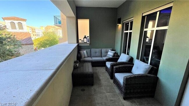 Building Photo - 30 Strada Di Villaggio