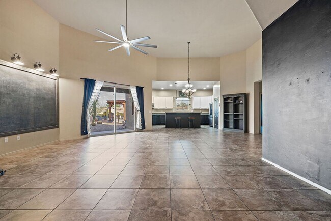 Building Photo - 3 Bedroom Home Located in Civano