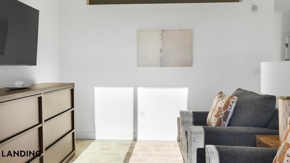 Building Photo - 1007 S Mint St