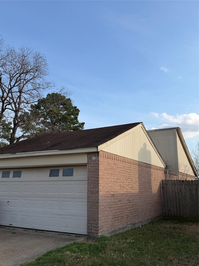 Building Photo - 13139 Pebblewalk Cir S