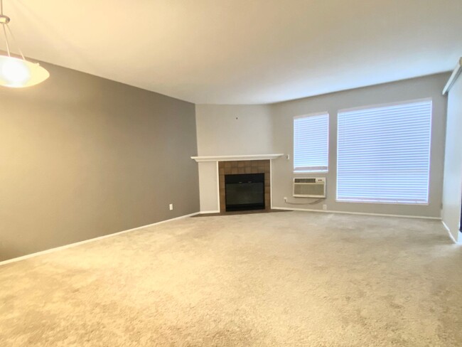 Building Photo - 1 Bedroom 1 Bathroom Condo in Fremont Avai...