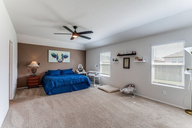 Building Photo - 816 Indigo Wy